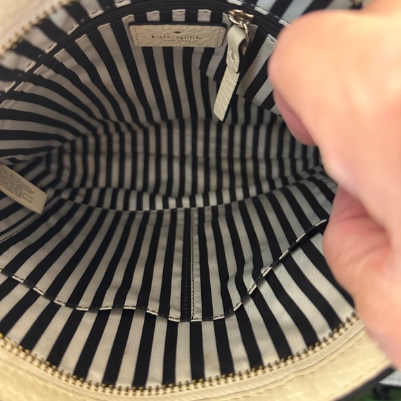 Kate Spade leather shoulder bag. - Picture 8 of 8